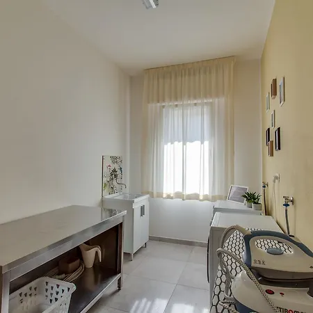 Sansabai Aparthotel